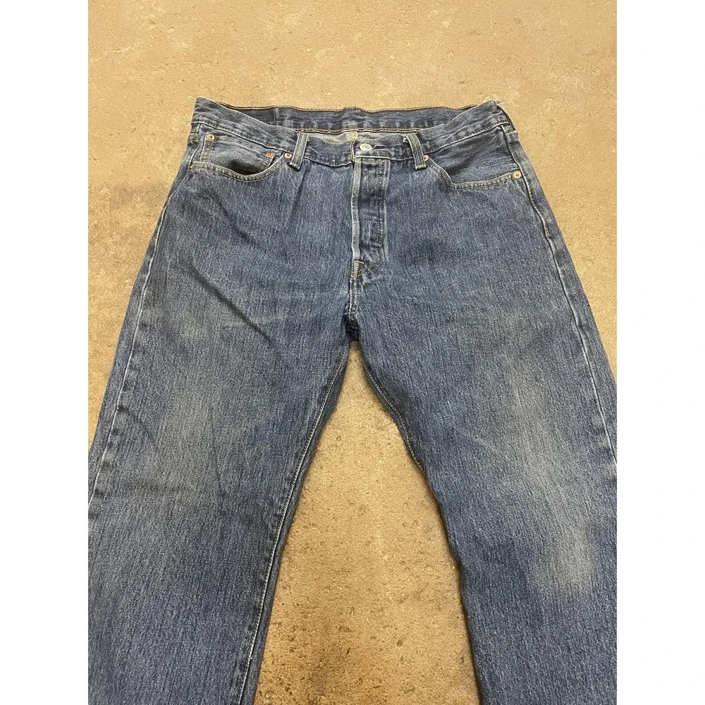 Levis‎ 501 Jeans Mens 34x29 Medium Wash Blue Denim Straight Leg Button Fly